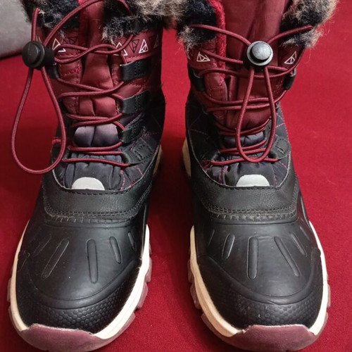 Pepperts Snow Boot Size 37 Like New, Black and Red