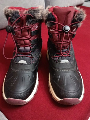 Pepperts Snow Boot Size 37 Like New, Black and Red