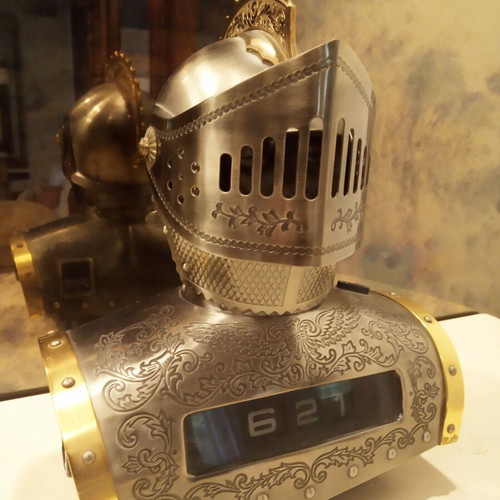 Antique Metal Table Clock Knight like new