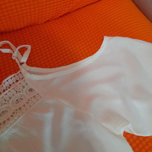 White plus size blouse 5XL like new with lace and balloon sleeve