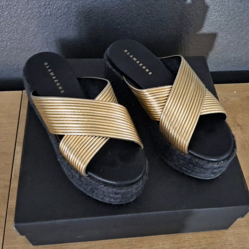 Glamazons women's platform shoes like new, black and gold