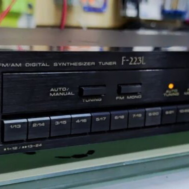 Pioneer F-223L tuner used with external marks