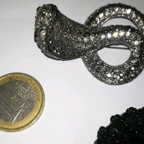 Lapel pins used, set of 4 pieces