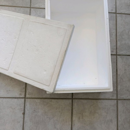 White polystyrene storage cooler new, dimensions 60x39x20