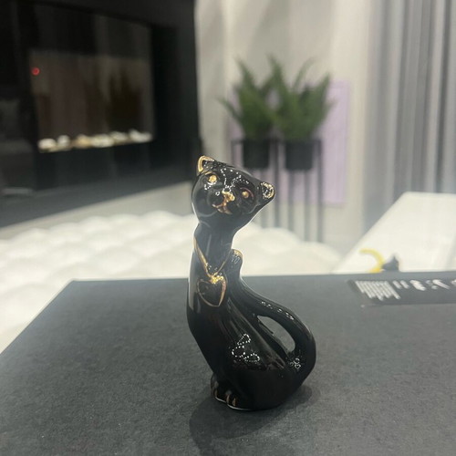 Ceramic cat miniature like new