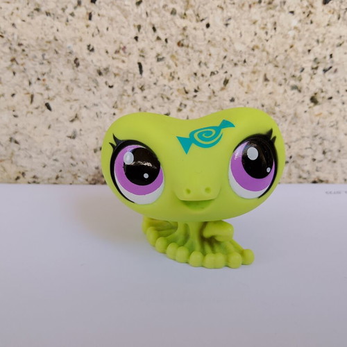 Littlest Pet Shop (LPS) Hasbro figure like new