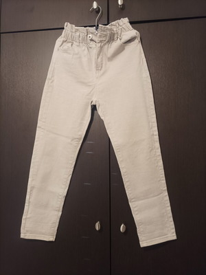 High-waisted beige jeans like new, fits S and M