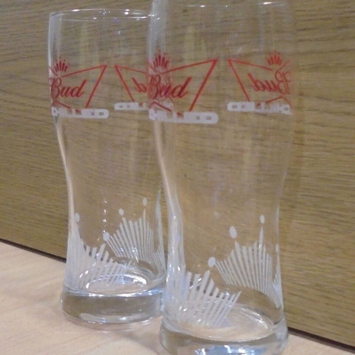 Budweiser beer promotional set of 2 glasses like new