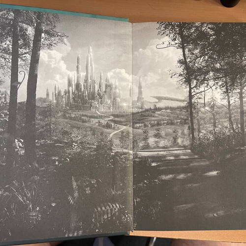The Wizard of Oz book like new, Greek