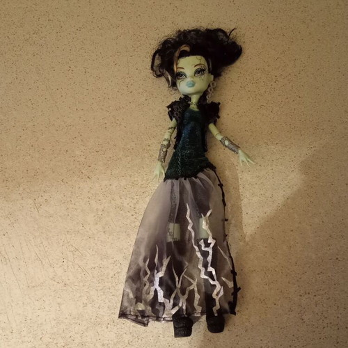 Monster High Frankie Stein doll used in very good condition