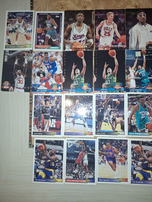 NBA cards 1992-93 Upper Deck and Topps set, 40 cards plus 1 duplicate