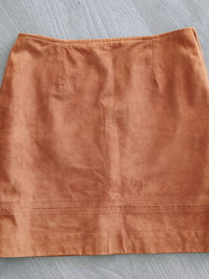 Free man USA leather mini skirt S/M like new, tabac color