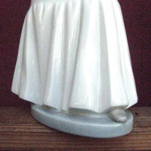 Nao porcelain figure like new, female, 28 cm