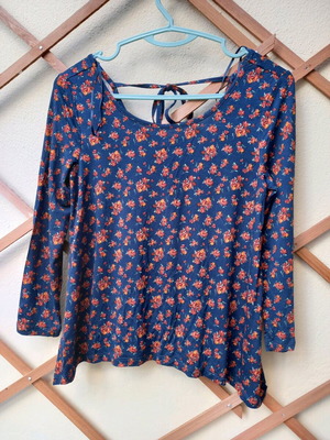Springfield blouse like new XS with wide fit and back cord