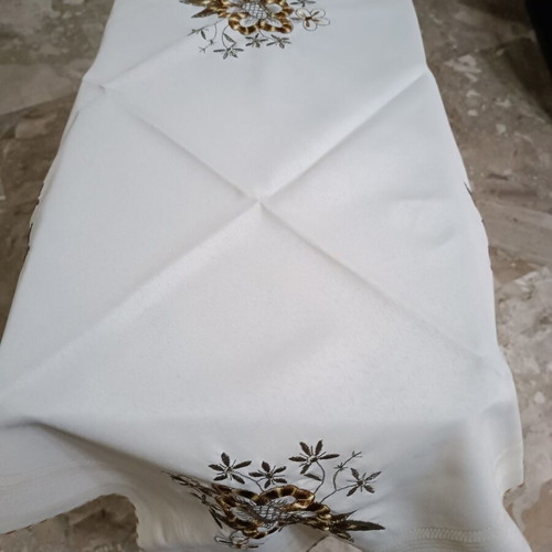 Machine Embroidered Tablecloth 70×70 cm like new