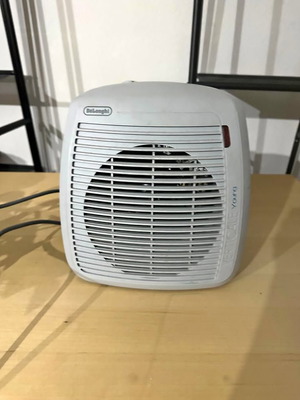 DeLonghi Verticale Young space heater like new