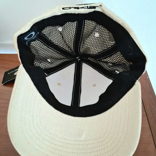 Oakley Vintage Tinfoil Cap brand new, ecru