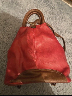 Women's backpack bag like new, red, versatile straps