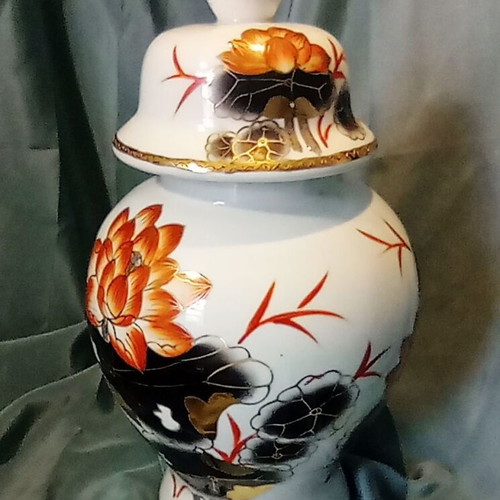 Chinese porcelain jar with lid ginger jar type 31cm like new