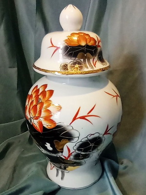Chinese porcelain jar with lid ginger jar type 31cm like new