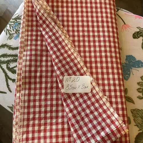 Cotton checkered fabric red and white, 85cm x 3m
