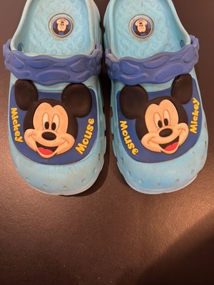 Mickey Mouse Crocs-style slippers used, size 29-30