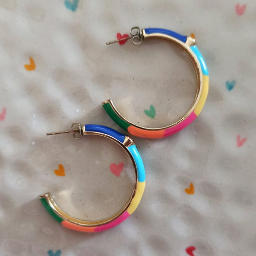Striped multicolor hoop earrings made of steel like new