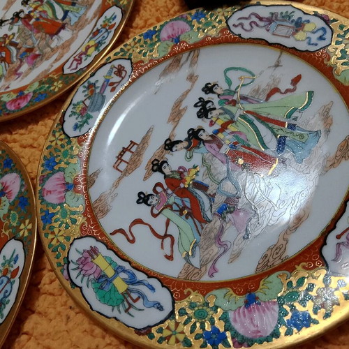 Vintage Famille Rose Chinese plates hand-painted, like new, set of 6