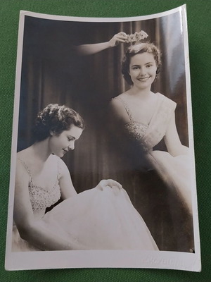 Νταίζη Μαυράκη vintage φωτογραφικό μοντάζ Σταρ Ελλάς 1952 από το Ατελιέ Σκανάτοβιτς