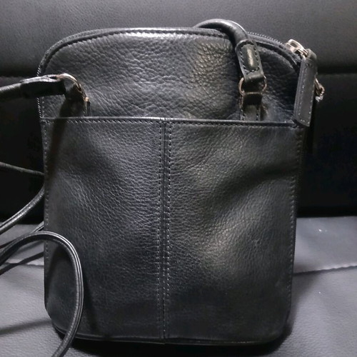 Fossil leather crossbody bag like new, black