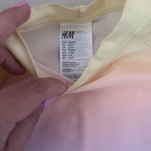 Boys' swimwear set with sun protection shirt H&M like new, ages 2-4