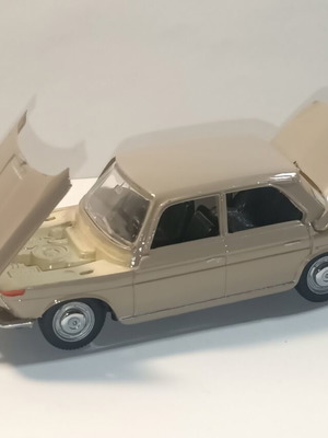 BMW 2000 Ti Lux 1966 κλίμακα 1/43 μεταχειρισμένο με ανοιγόμενα μέρη