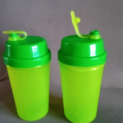 Plastic water bottles brand new, set of 5