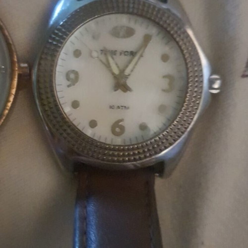 Wristwatches with leather straps, brown and pink, unisex
