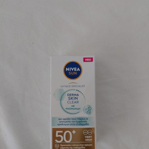 Nivea Derma Skin Clear Face Sunscreen 40ml new