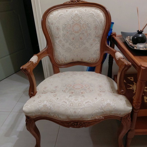Antique carved wood living room furniture set like new