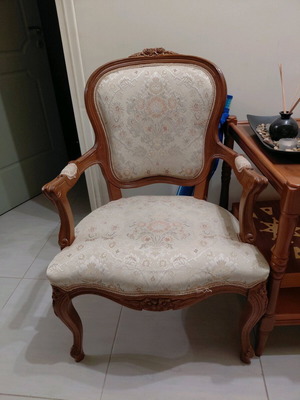 Antique carved wood living room furniture set like new