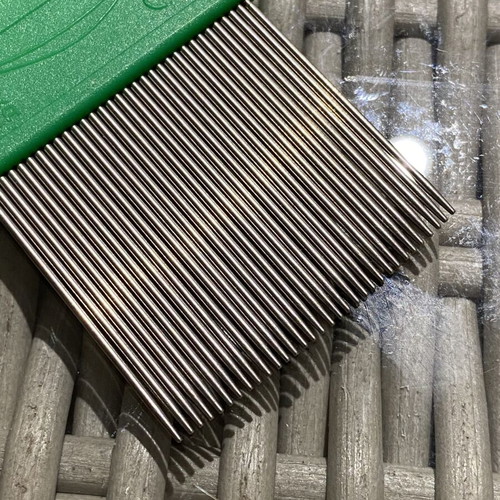 Metal lice comb with stainless steel teeth, CE marked