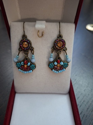 Σκουλαρίκια boho ethnic με μεταλλικά στοιχεία, χάντρες και κρυστάλλους