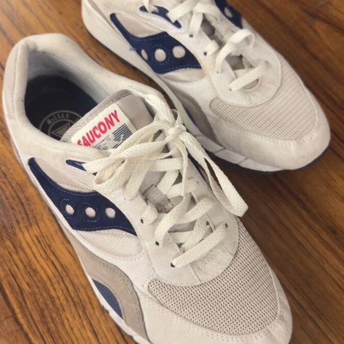 Saucony Men Shadow sneakers used, size 43, white and blue