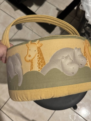 Cosmetic and diaper basket for babies with wooden base, new