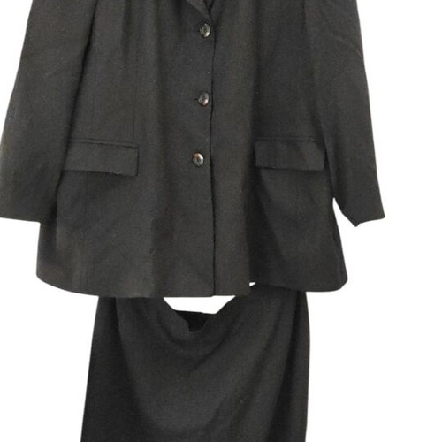 Vidal gray suit skirt and jacket like new, sizes XXL-XXXL