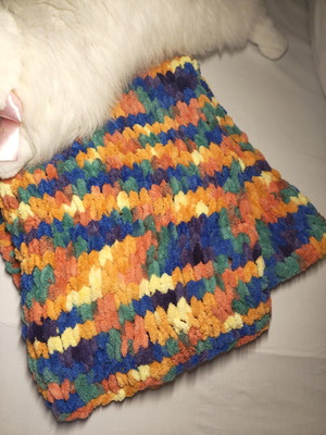 Handmade baby blanket new, soft plush yarn, 100x85 cm