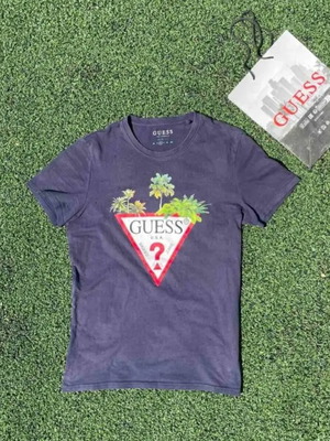 Guess dark blue T-shirt, medium
