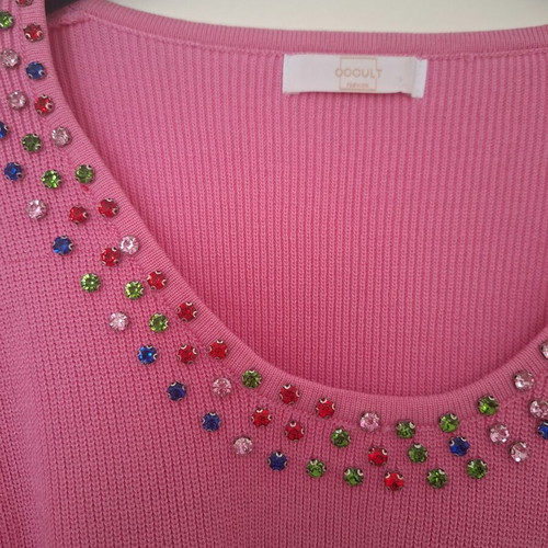 Knitted pink blouse like new with multicolor rhinestones
