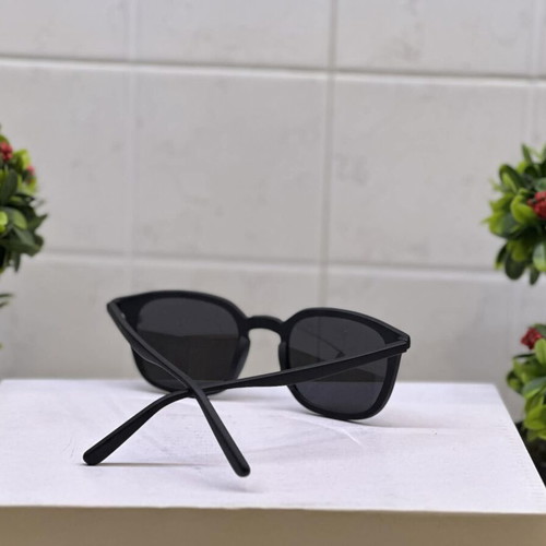 Unisex sunglasses Incredible black with polarized lens new