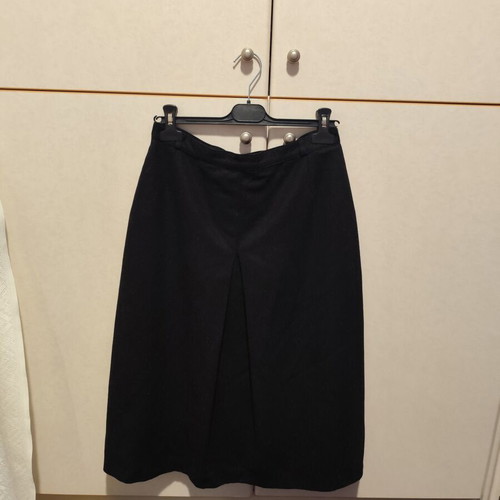 Black wool skirt like new, size L 40 12