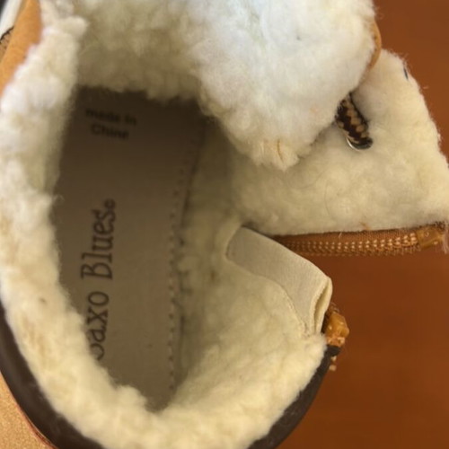 Boots size 23 new, beige and brown for girls and boys