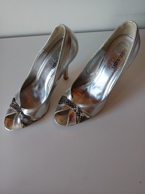 SugarFree peep toe shoes size 39 used, multicolor silver