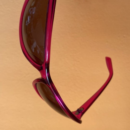 Sunglasses magenta color like new